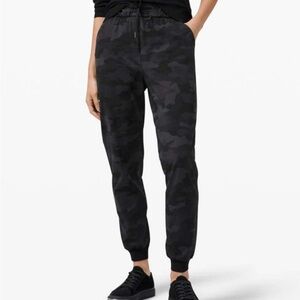 Lululemon womens high-rise full length heritage camo jogger pants